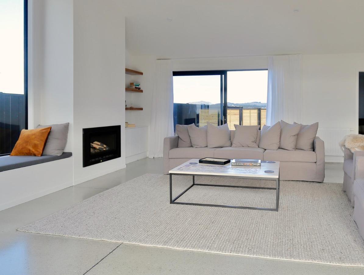 Lake House - Te Anau Holiday Home المظهر الخارجي الصورة