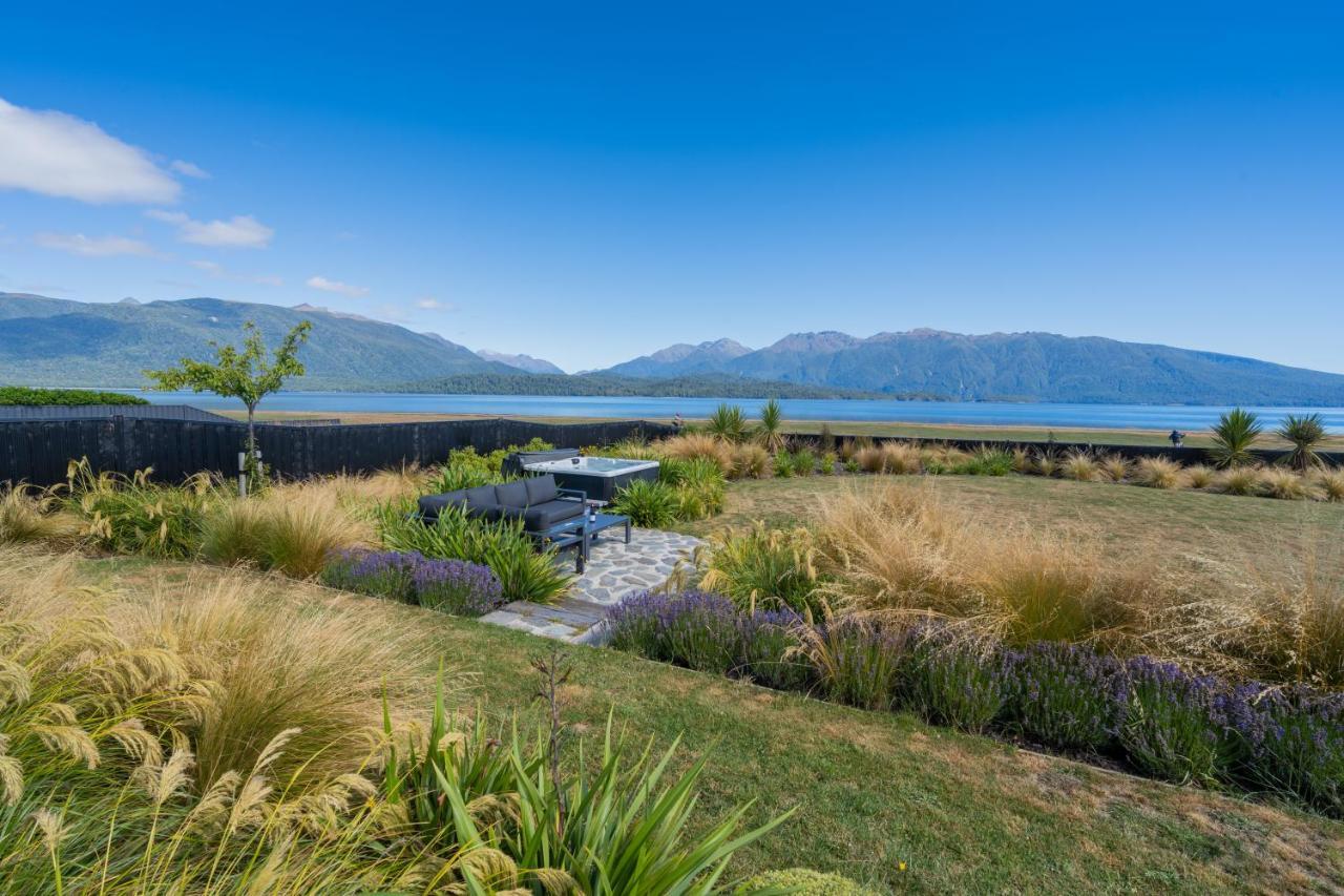 Lake House - Te Anau Holiday Home المظهر الخارجي الصورة